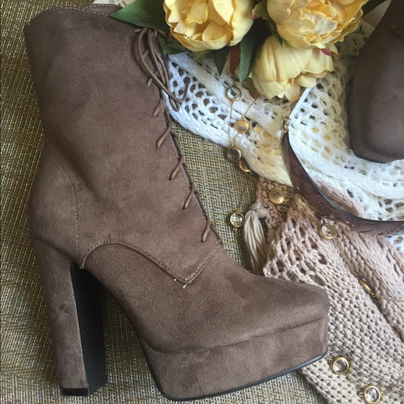 Vegan Chunky heel lace up PLATFORM ANKLE BOOTS - Picture 5 of 8